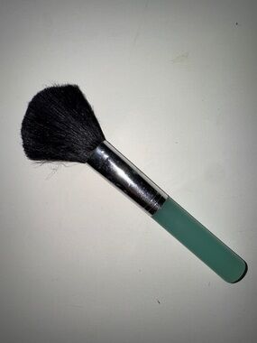 Makeup Powder Brush FREE w Full Price Make-up Purchase